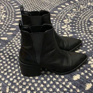 Steve Madden heeled booties, black leather, size 6